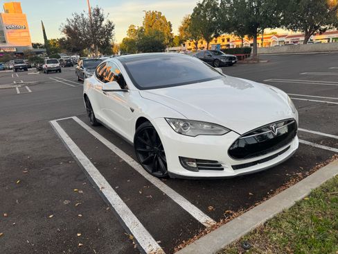 Used 2013 Tesla Model S Sedan 4D image 12