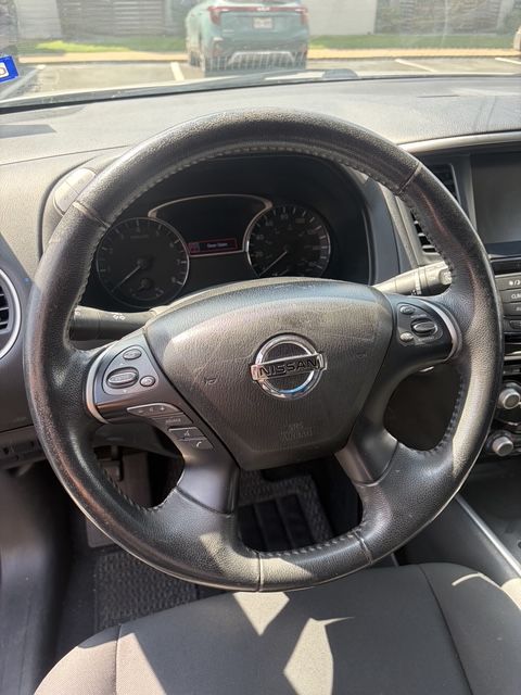 Used 2017 Nissan Pathfinder SV FWD image 8