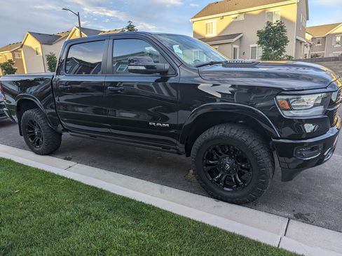 Used 2019 RAM 1500 Laramie image 2