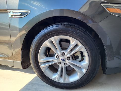 Used 2016 Ford Taurus SE image 15