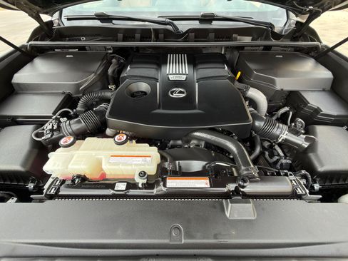 Used 2022 Lexus LX 600 4WD w/ Interior Upgrade Package image 13