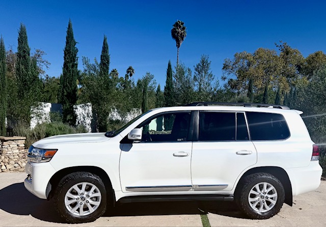 Used 2017 Toyota Land Cruiser AWD/4WD image 2