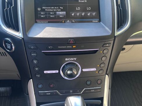Used 2015 Ford Edge Titanium AWD/4WD image 13