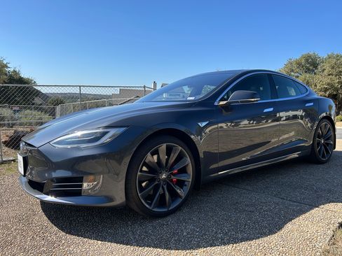 Used 2016 Tesla Model S P90D image 5