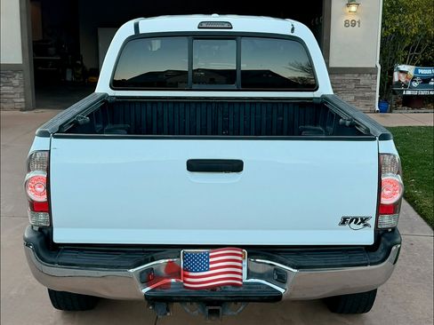 Used 2010 Toyota Tacoma 4x4 Double Cab image 17