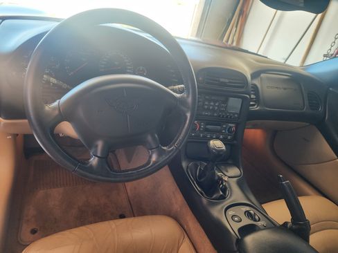 Used 2004 Chevrolet Corvette Coupe w/ Preferred Equipment Group image 8