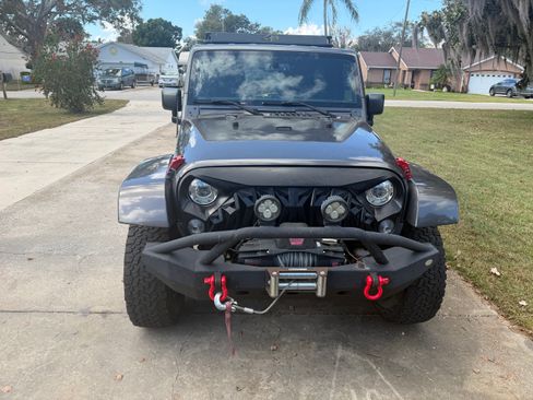 Used 2018 Jeep Wrangler Unlimited Rubicon w/ Connectivity Group image 2