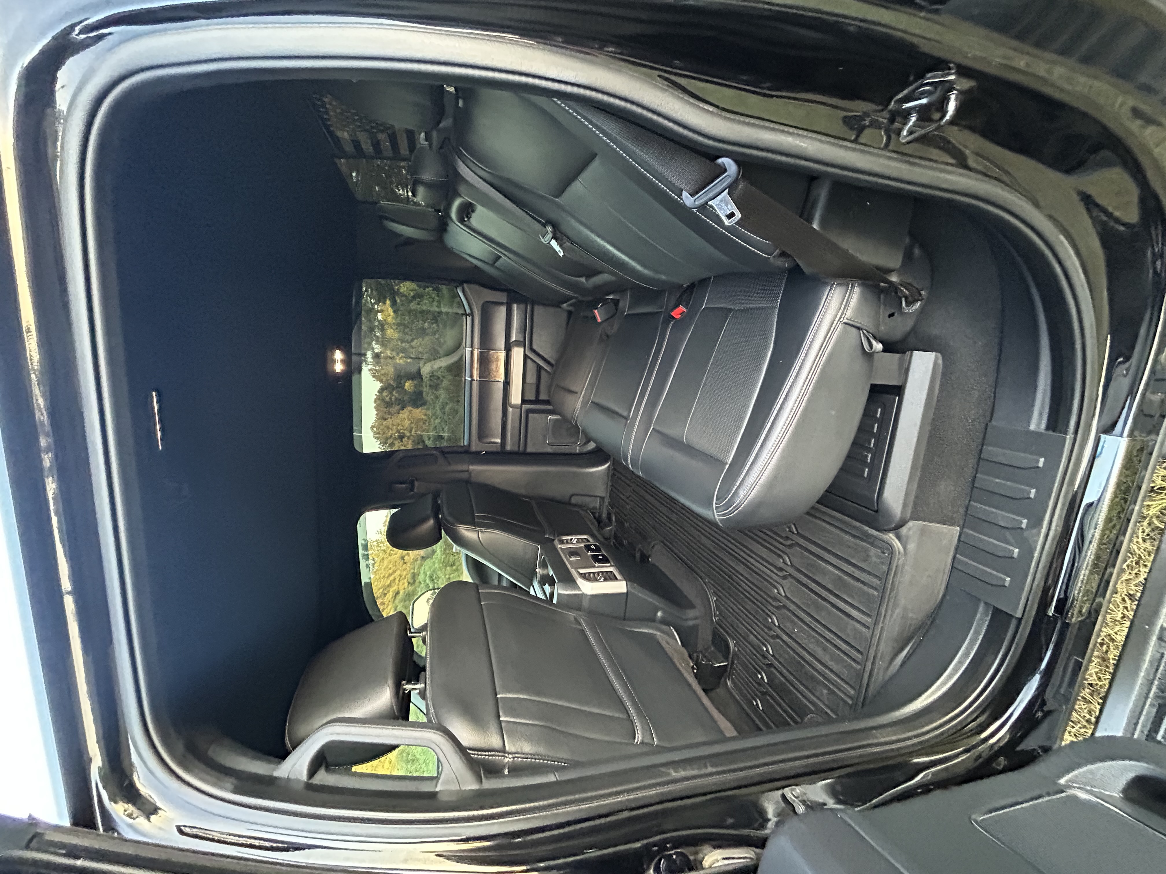 Used 2022 Ford F250 Lariat w/ Black Appearance Package AWD/4WD image 16