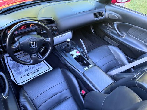 Used 2004 Honda S2000 image 8