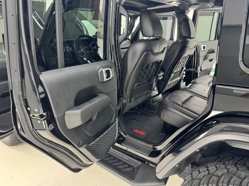 Used 2021 Jeep Wrangler Unlimited Rubicon w/ Trailer Tow Package image 13