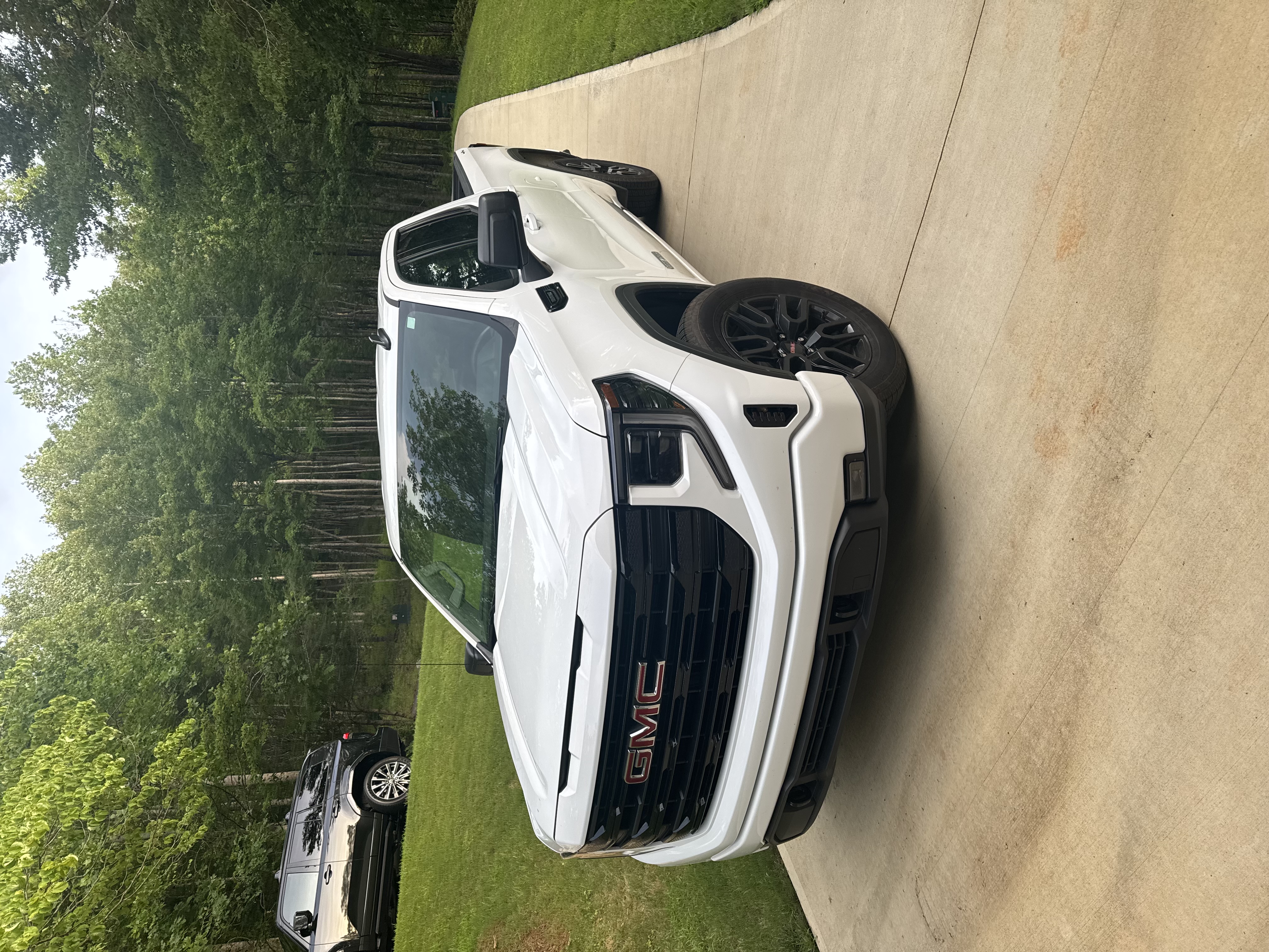 Used 2026 GMC Sierra 1500 Elevation AWD/4WD image 2