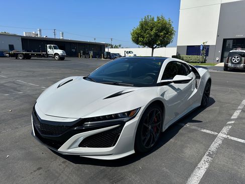 Used 2020 Acura NSX image 1