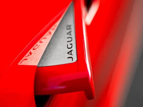 Used 2017 Jaguar F-TYPE Coupe image 10