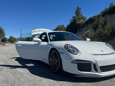 Used 2014 Porsche 911 GT3 RWD image 6