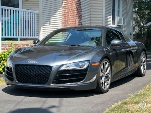 Used 2012 Audi R8 V10 image 1