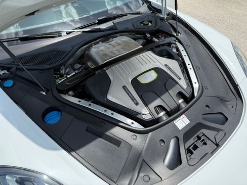 Used 2020 Porsche Panamera Turbo S image 9