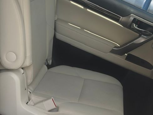 Used 2022 Lexus GX 460 Premium AWD/4WD image 16