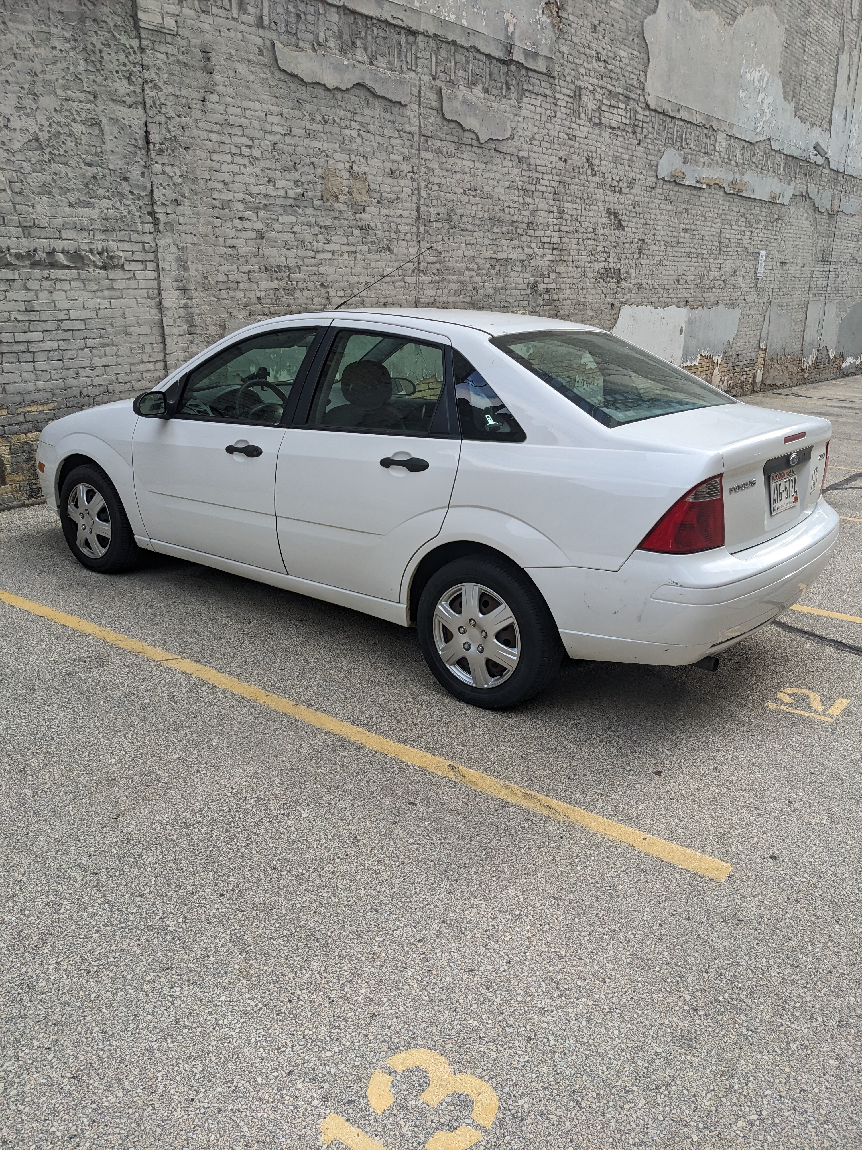 Used 2005 Ford Focus SE FWD image 4