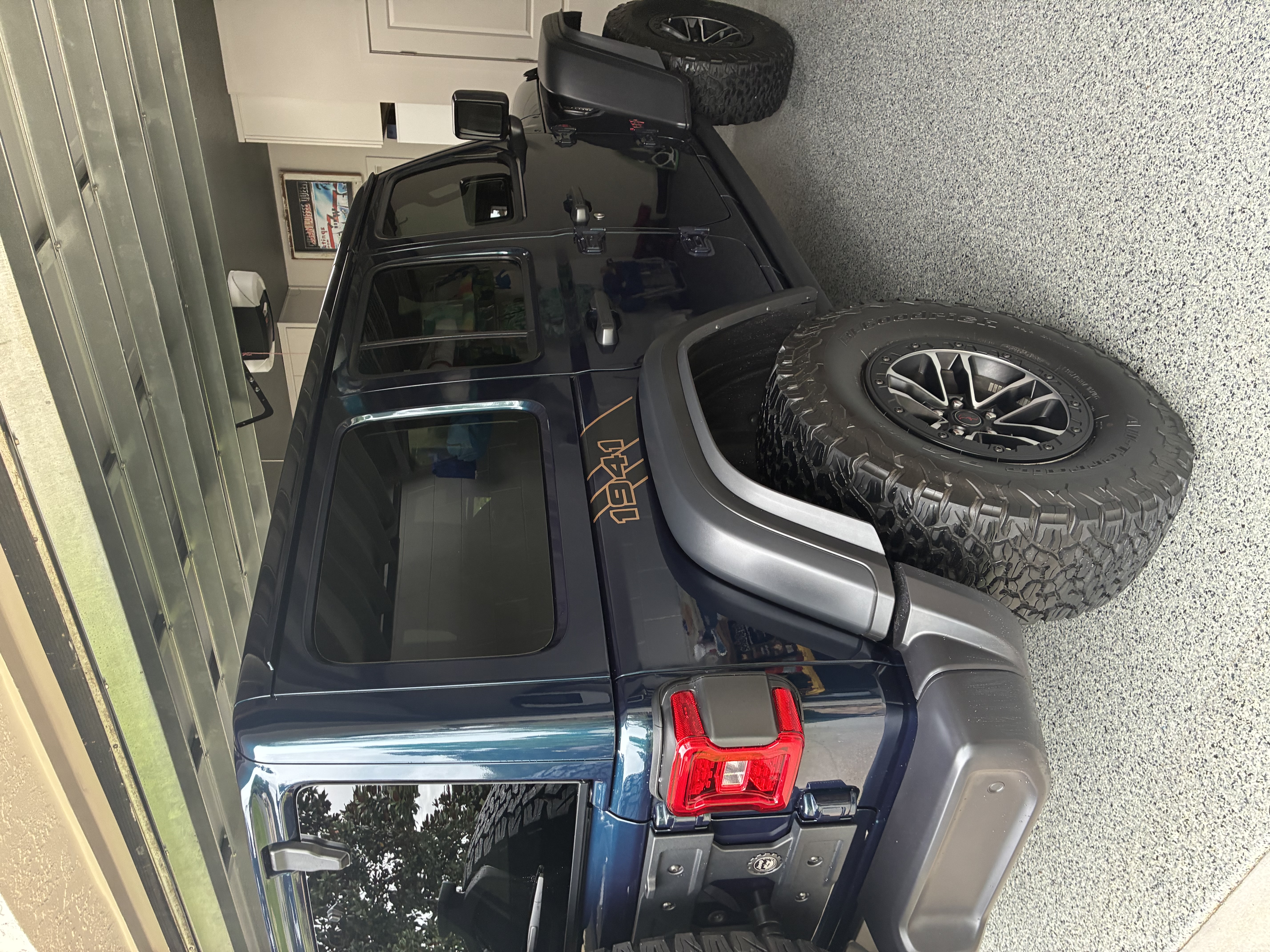 Used 2025 Jeep Wrangler Unlimited Rubicon w/ XTREMEE 35" Tire Package AWD/4WD image 6