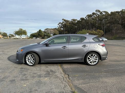 Used 2017 Lexus CT 200h w/ Seat Comfort Package image 2