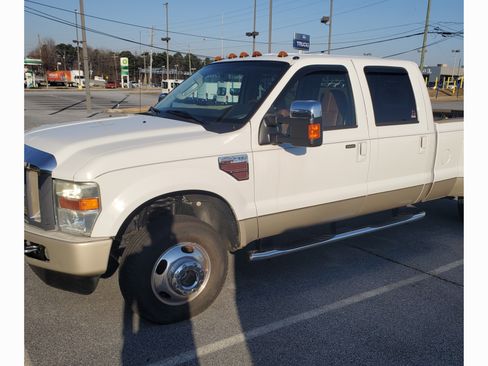Used 2008 Ford F350 King Ranch image 2