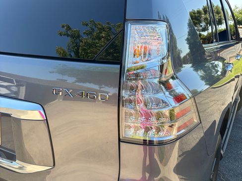 Used 2023 Lexus GX 460 Premium w/ Premium Plus Package AWD/4WD image 6