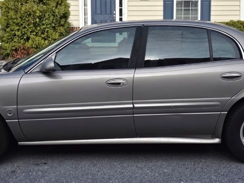 Used 2000 Buick Le Sabre Custom w/ Luxury Opt Pkg image 2