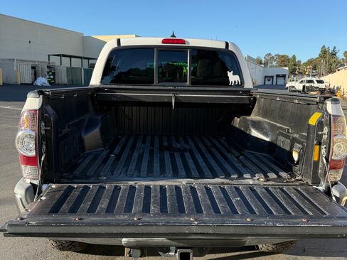 Used 2015 Toyota Tacoma 4x4 Double Cab image 6