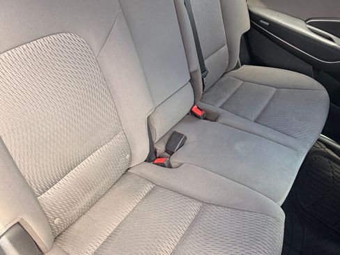 Used 2017 Hyundai Santa Fe SE AWD/4WD image 8