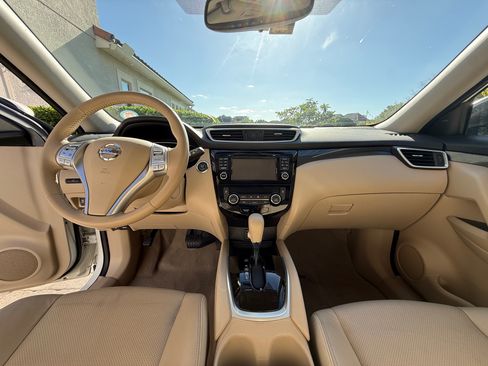 Used 2014 Nissan Rogue SL w/ SL Premium Package image 9