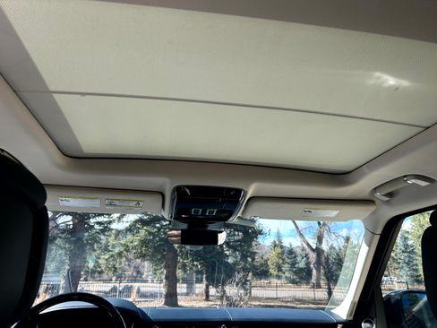 Used 2020 Land Rover Range Rover HSE image 19