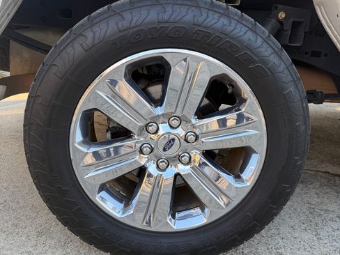 Used 2019 Ford F150 Lariat w/ Equipment Group 502A Luxury image 14