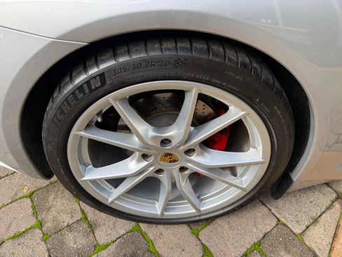 Used 2017 Porsche 911 Carrera S image 9