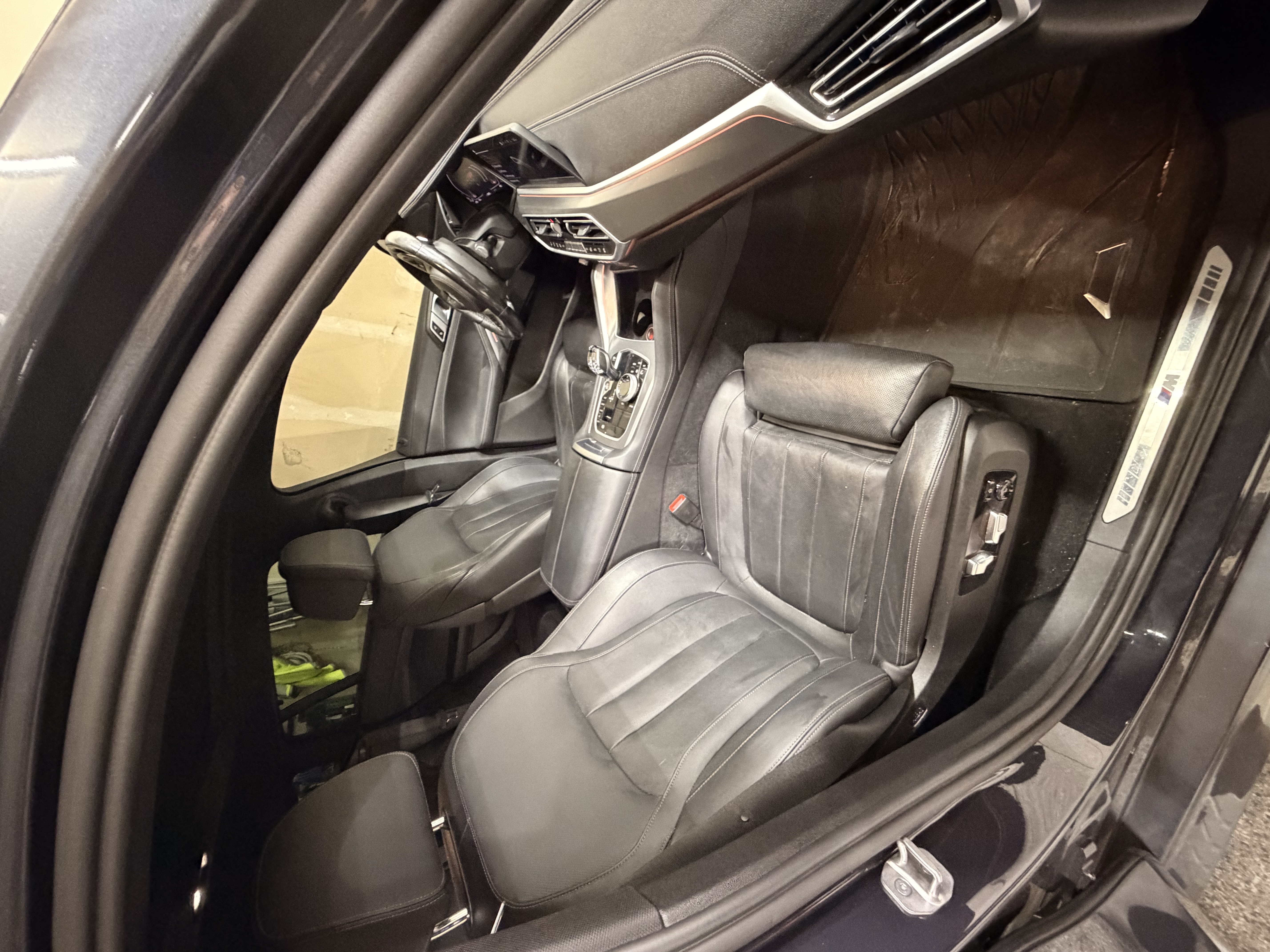Used 2022 BMW X6 xDrive40i w/ Executive Package AWD/4WD image 12
