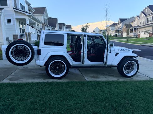 Used 2021 Jeep Wrangler Unlimited Sport w/ Sun And Sound Package AWD/4WD image 1