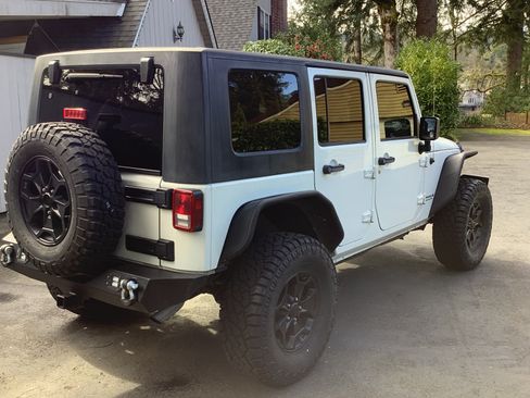 Used 2009 Jeep Wrangler Unlimited X image 8