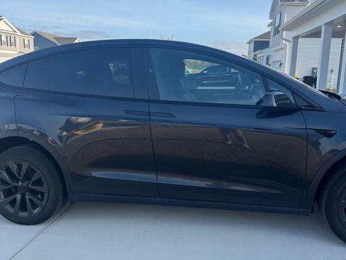 Used 2024 Tesla Model X image 4