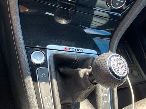 Used 2018 Volkswagen Golf R 4-Door image 14