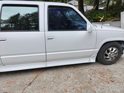 Used 1992 Chevrolet Silverado 3500 2WD Crew Cab image 2