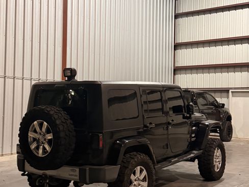 Used 2015 Jeep Wrangler Unlimited Sahara w/ Max Tow Package image 10