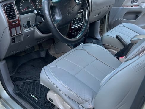 Used 2001 Toyota 4Runner SR5 w/ Sport Pkg RWD image 18