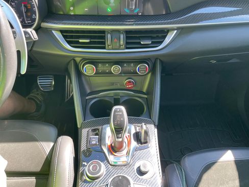 Used 2020 Alfa Romeo Stelvio Quadrifoglio image 12