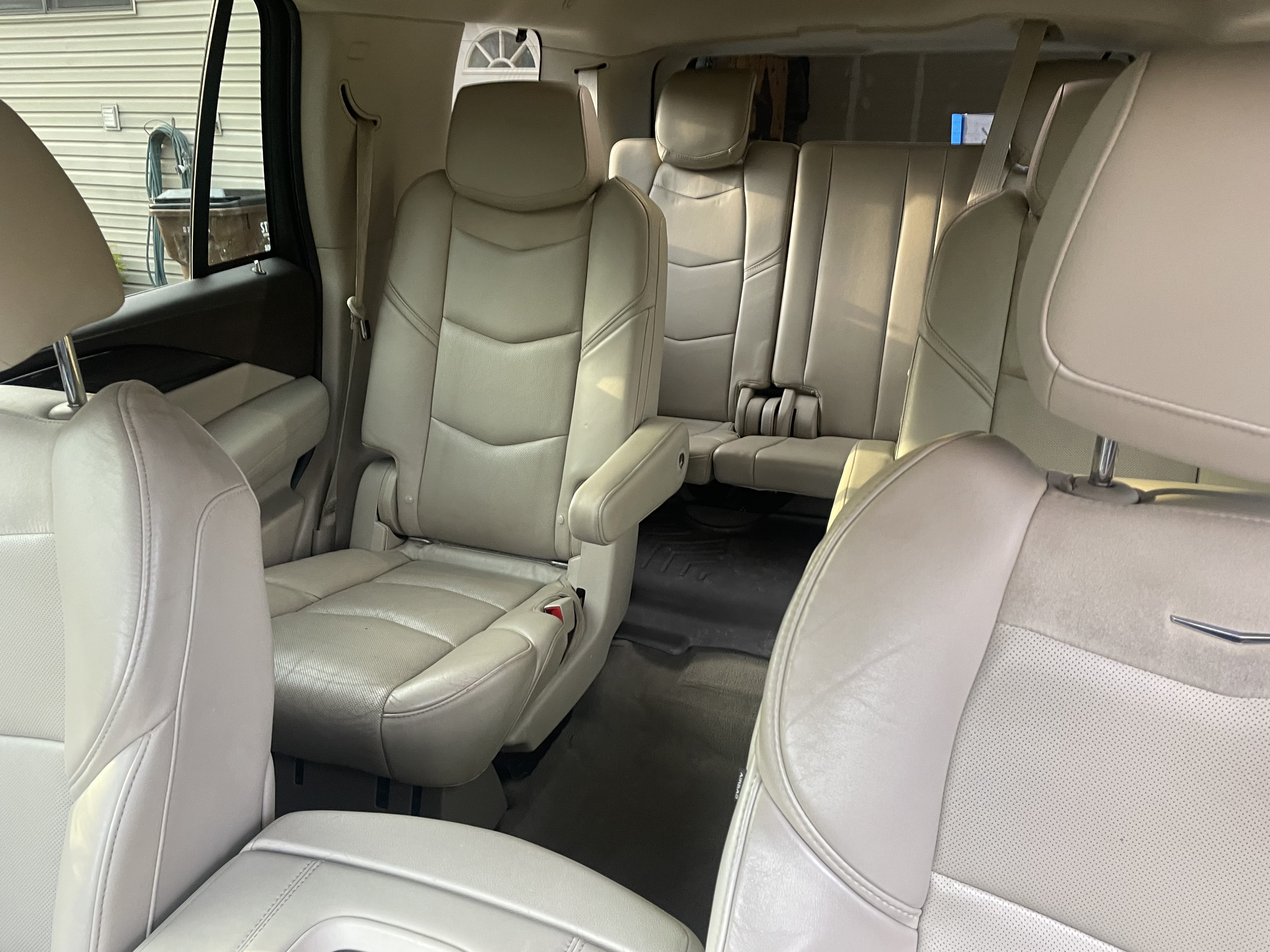 Used 2015 Cadillac Escalade Premium AWD/4WD image 9