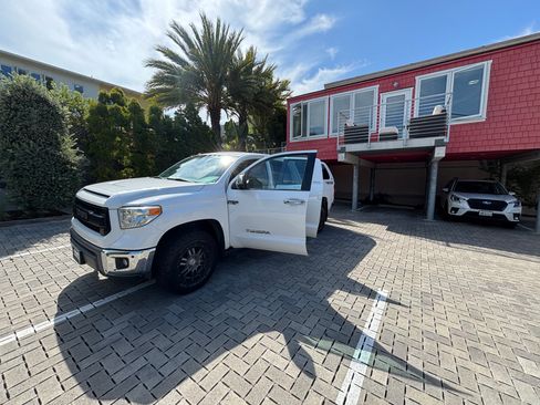 Used 2014 Toyota Tundra Limited w/ Limited Premium Package AWD/4WD image 14