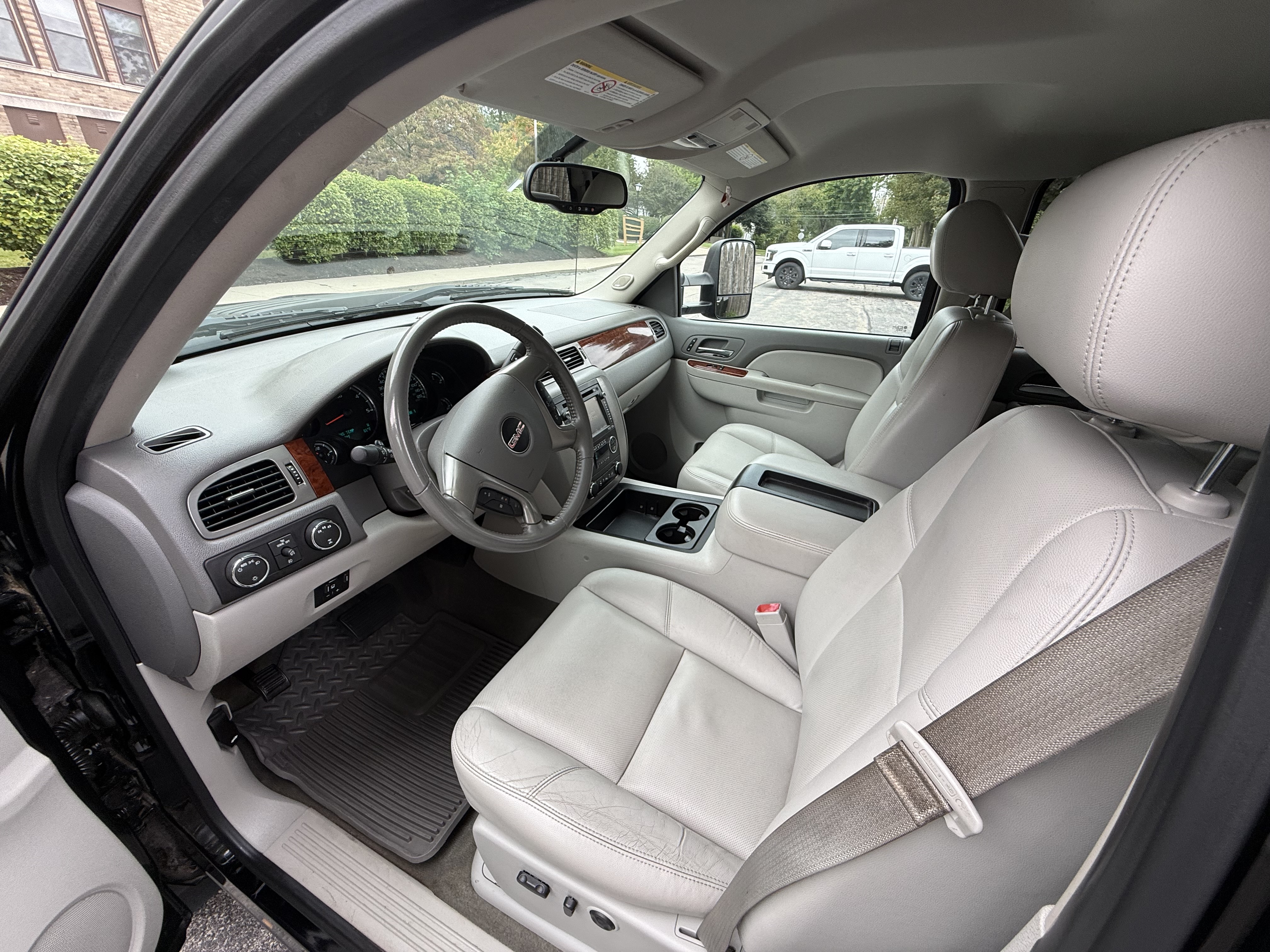 Used 2013 GMC Sierra 3500 SLT w/ SLT Convenience Package AWD/4WD image 8