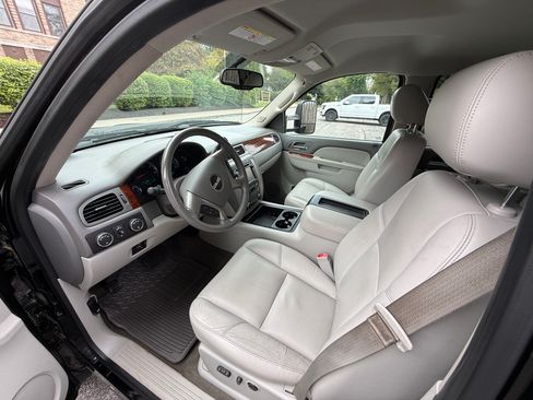 Used 2013 GMC Sierra 3500 SLT w/ SLT Convenience Package AWD/4WD image 8