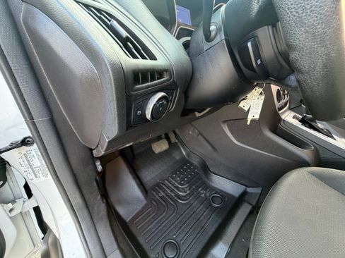 Used 2014 Ford Focus SE FWD image 13
