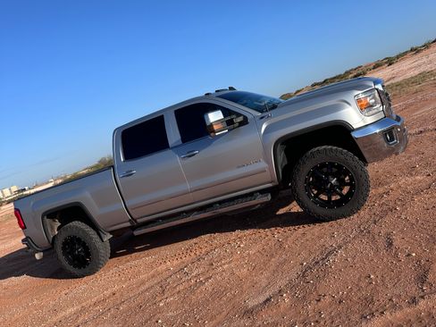 Used 2019 GMC Sierra 2500 SLT w/ Duramax Plus Package image 6