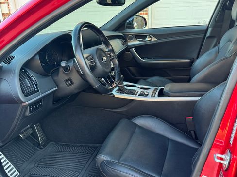 Used 2018 Kia Stinger GT1 RWD image 11