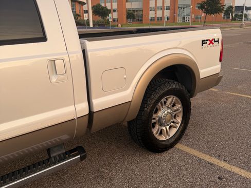 Used 2011 Ford F250 King Ranch w/ King Ranch w/Chrome Pkg AWD/4WD image 6